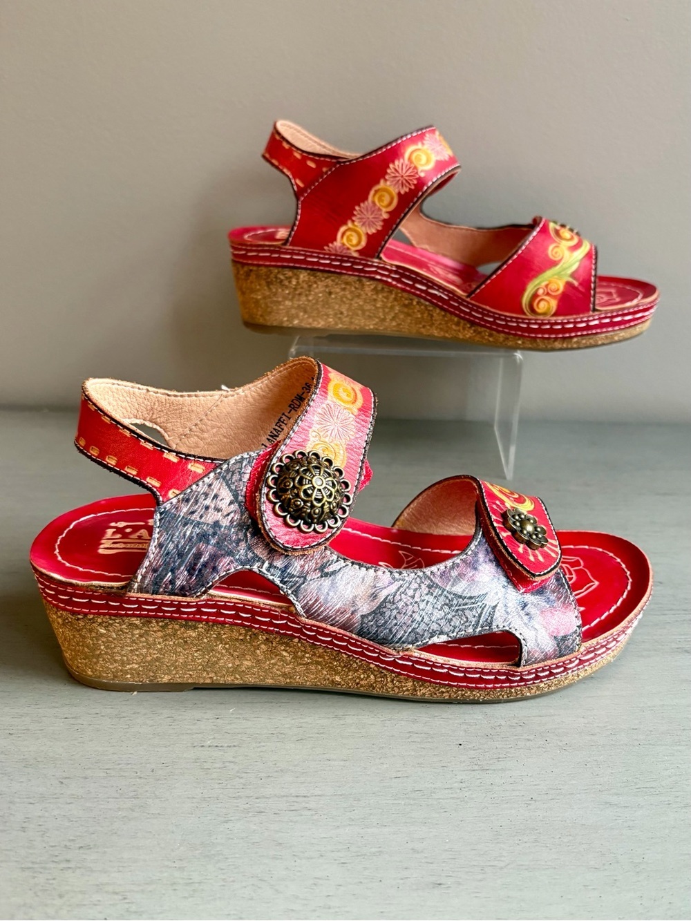 L'Artiste Spring Step Lanaffi Red Leather Embossed Wedge Sandal Sz 36 (US 5.5/6) - Picture 9 of 15